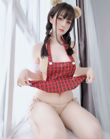 女人把衣服脱了个精光给男人亲_4K高清完整版